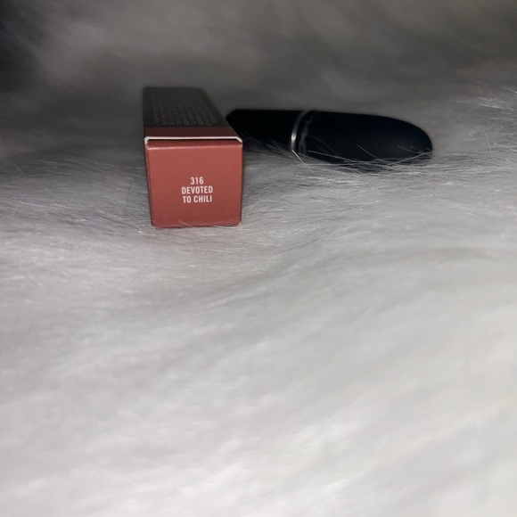 *NIB* MAC “Devoted To Chili” Matte Lipstick - Picture 3 of 6